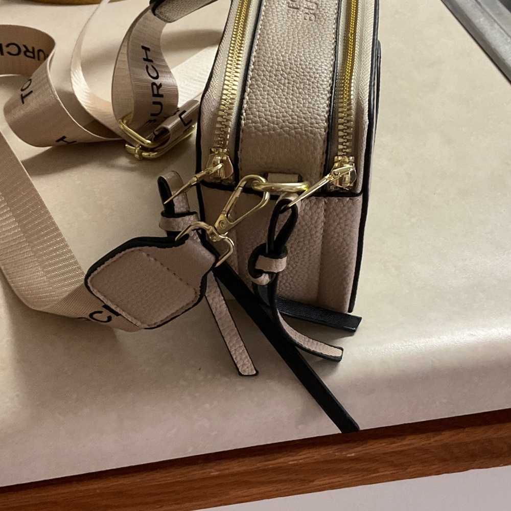 NO BRAND. It is a dupe of designer bag. Cream Crossbody Bag - Picture 4 of 6